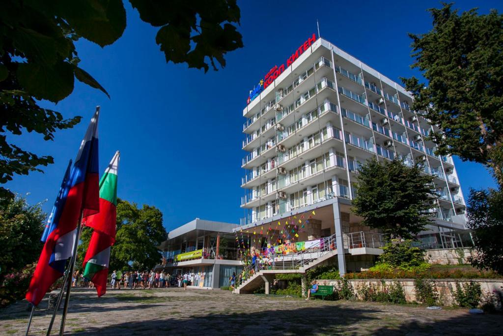 Hotel Coop - Kiten Китен Экстерьер фото